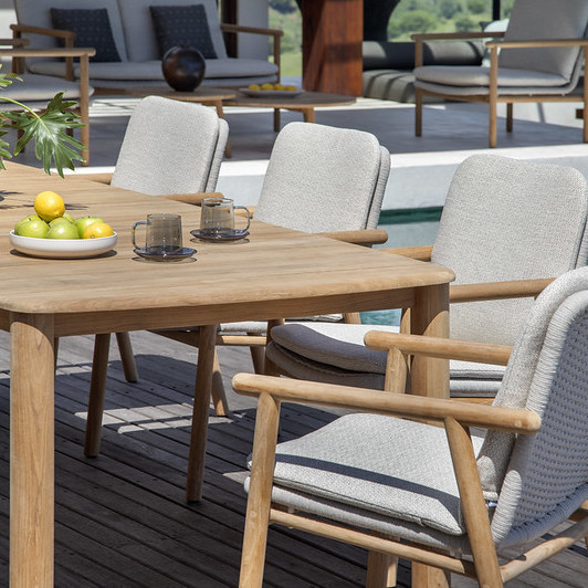 Slider 4 Benoa Dining.jpg